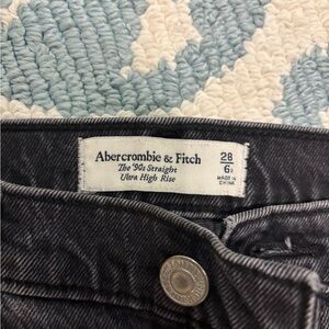 Abercrombie & Fitch Ultra High Rise 90’s Straight Denim